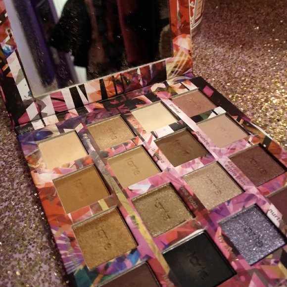 Tarte neutral eyeshadow palette - Picture 2 of 3